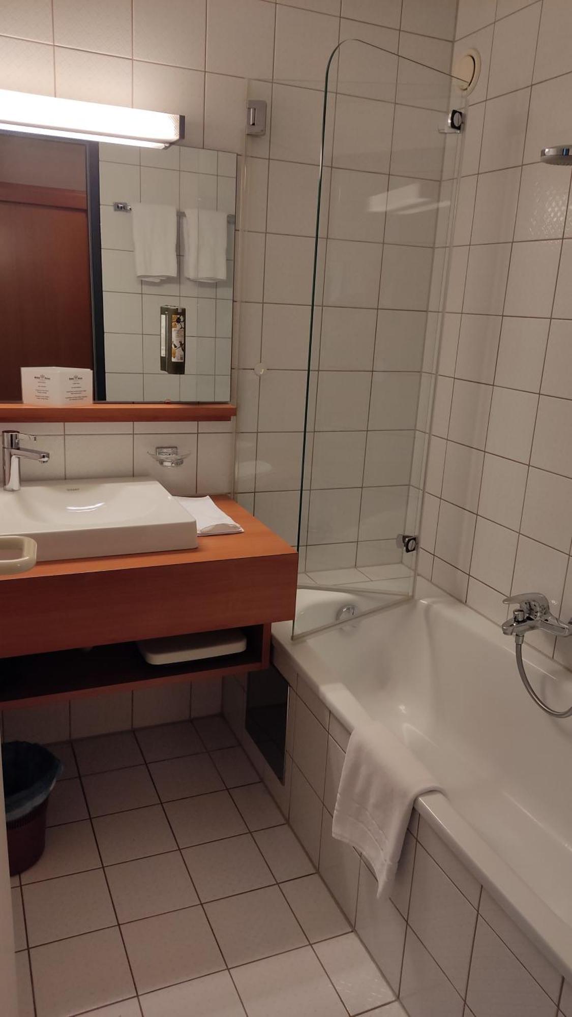 לוסטנאו Hotel Gasthof Kroenele מראה חיצוני תמונה