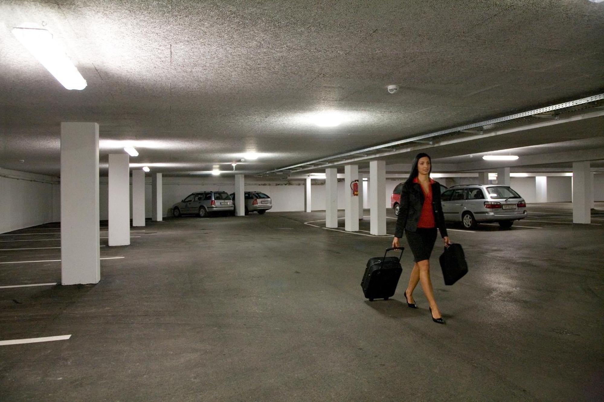 לוסטנאו Hotel Gasthof Kroenele מראה חיצוני תמונה