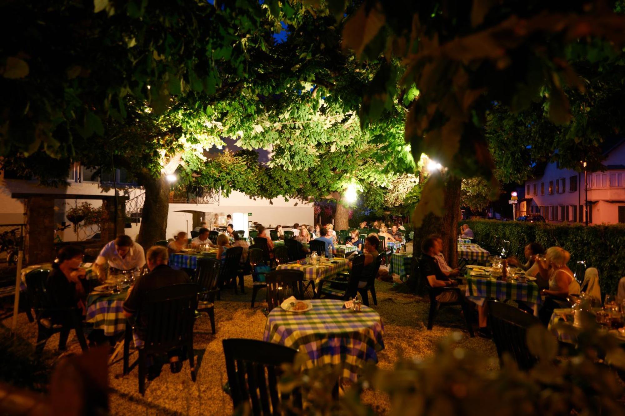 לוסטנאו Hotel Gasthof Kroenele מראה חיצוני תמונה