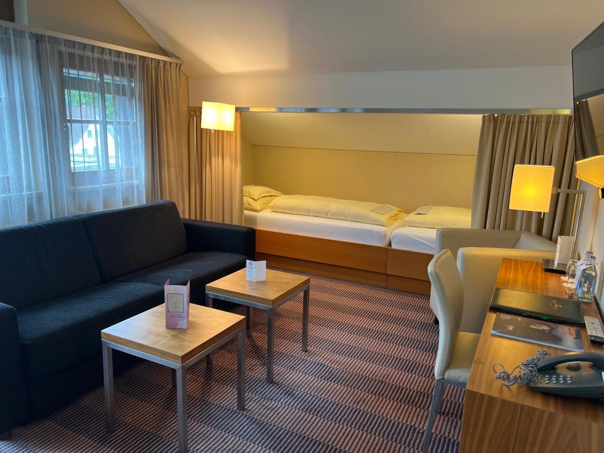 לוסטנאו Hotel Gasthof Kroenele מראה חיצוני תמונה