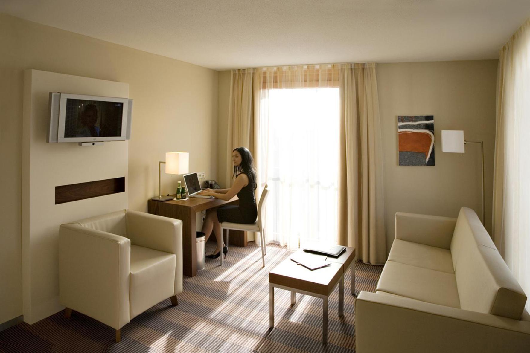 לוסטנאו Hotel Gasthof Kroenele מראה חיצוני תמונה