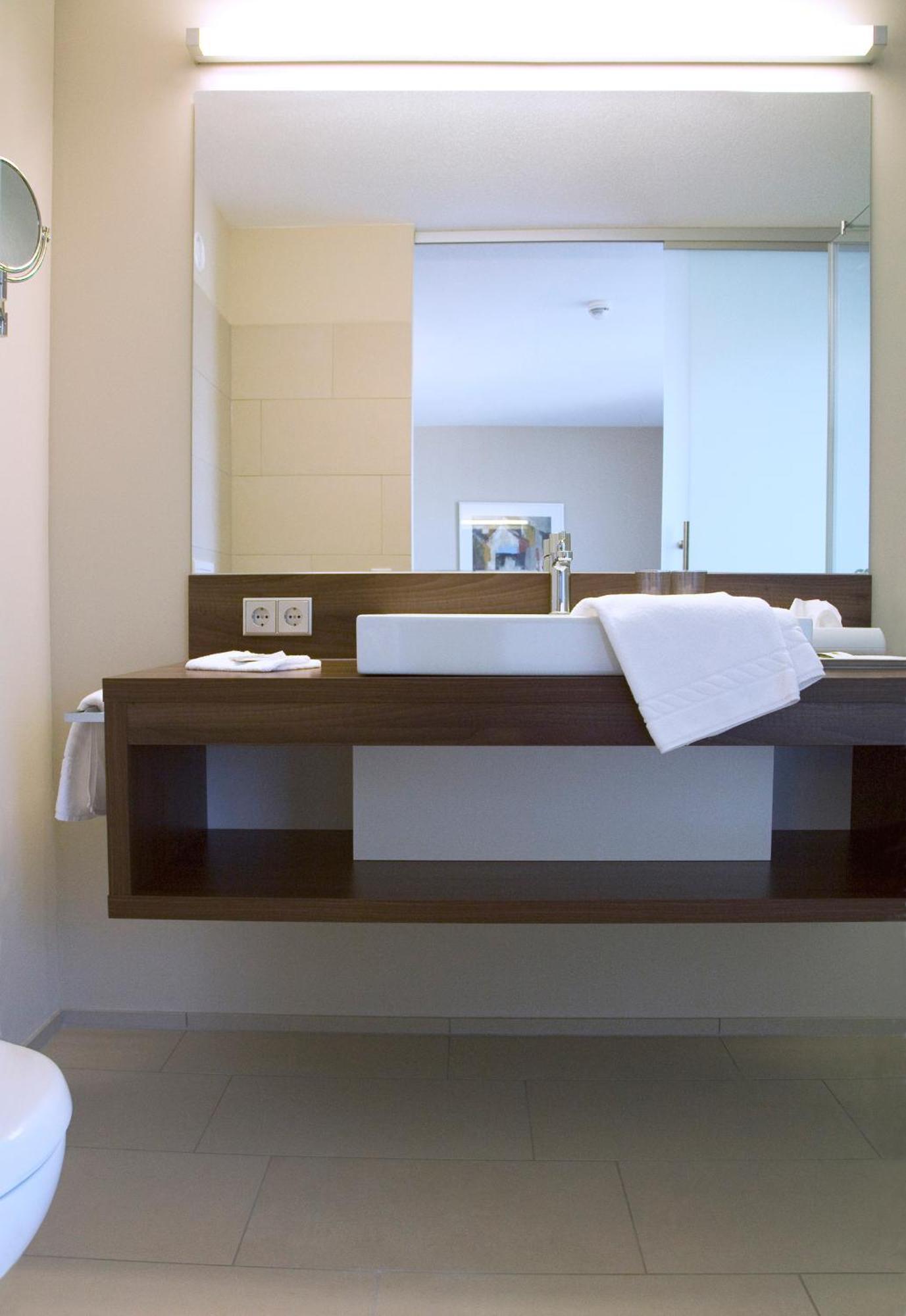 לוסטנאו Hotel Gasthof Kroenele מראה חיצוני תמונה