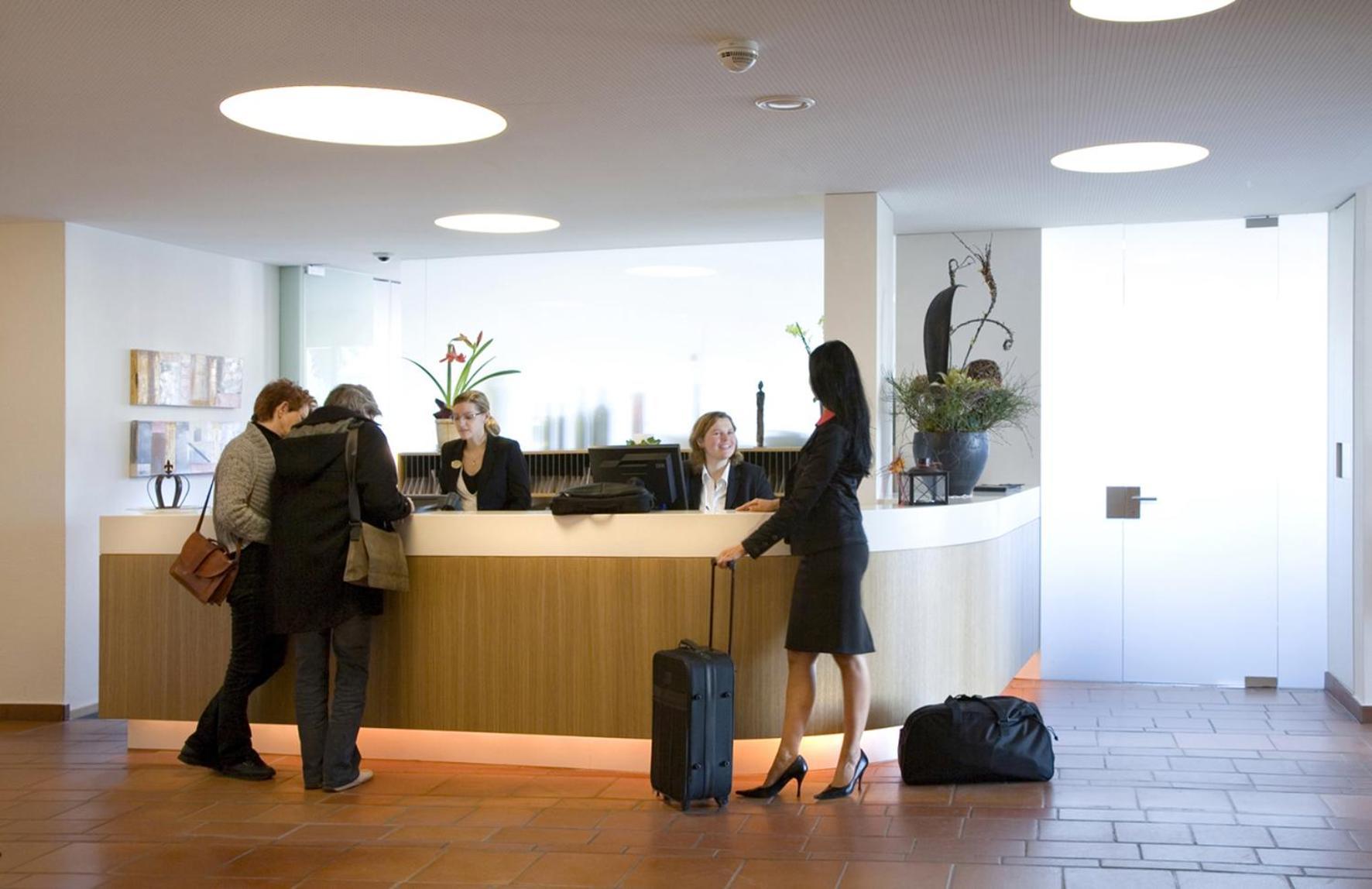 לוסטנאו Hotel Gasthof Kroenele מראה חיצוני תמונה